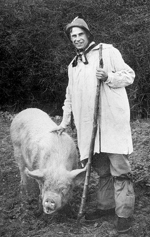 An old publicity postcard from Raphael Tuck & Sons - courtesy M Oakley; a friend of Albert Richardson