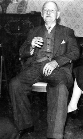 Billy Cooper in The Ringers