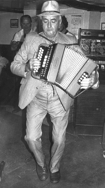 Font Watling, playing and stepping