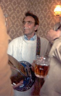 Ray in The Old Bear, Cricklade, ECMW, 1977. Photo by Dave Hunt