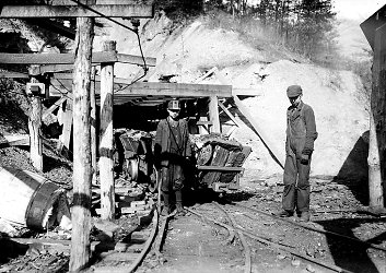 Knoxville Iron Company Mine at Coal Creek in 1910.